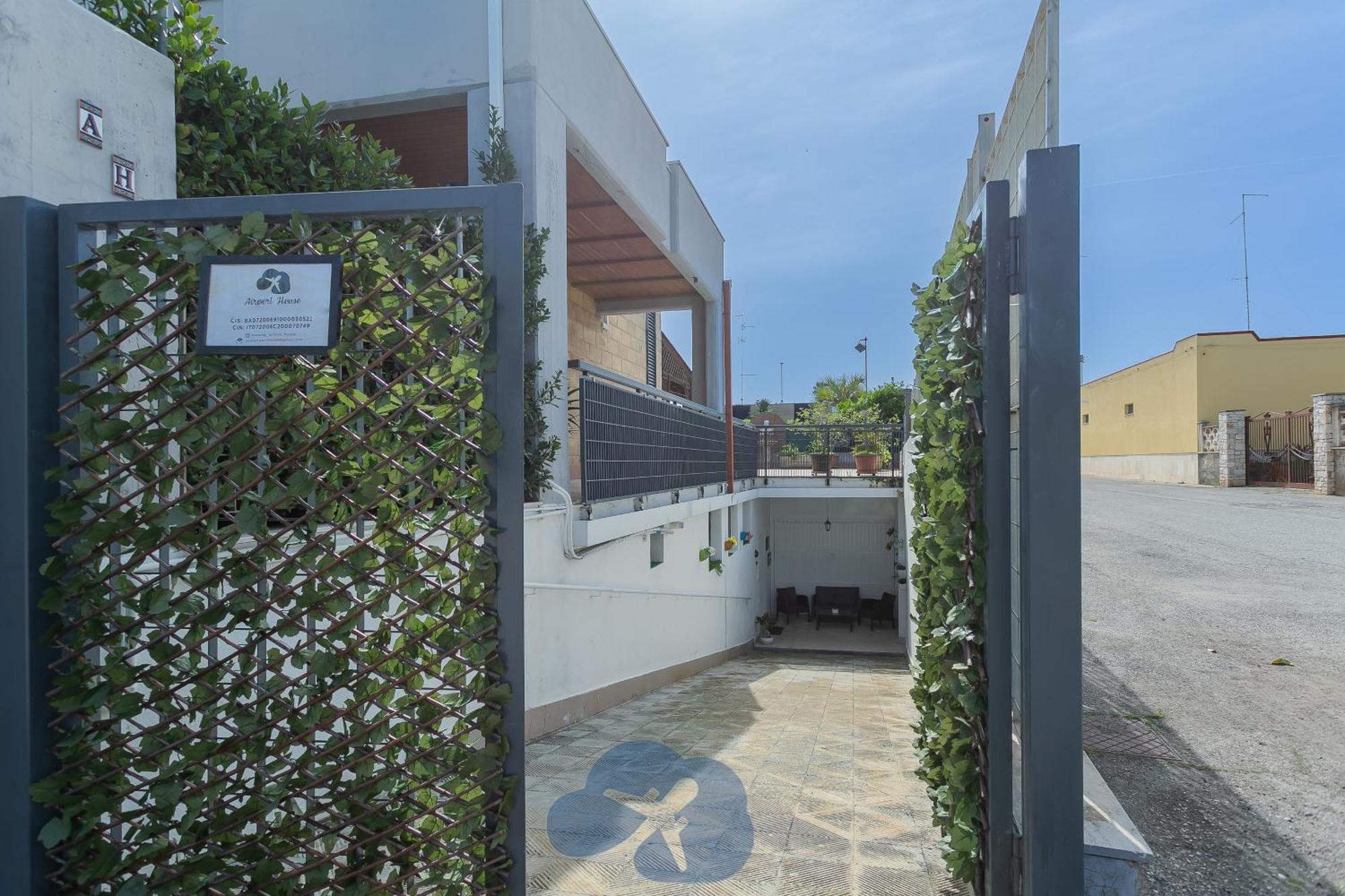 Airport House Apartment Bari Exterior photo